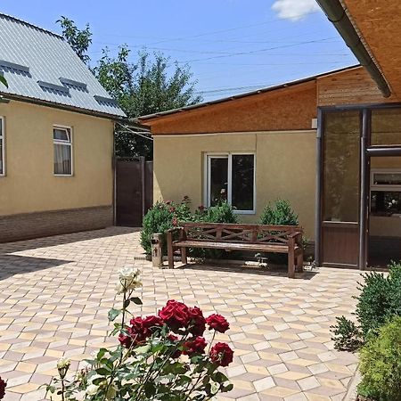 Evergreen Guesthouse Каракол Екстер'єр фото