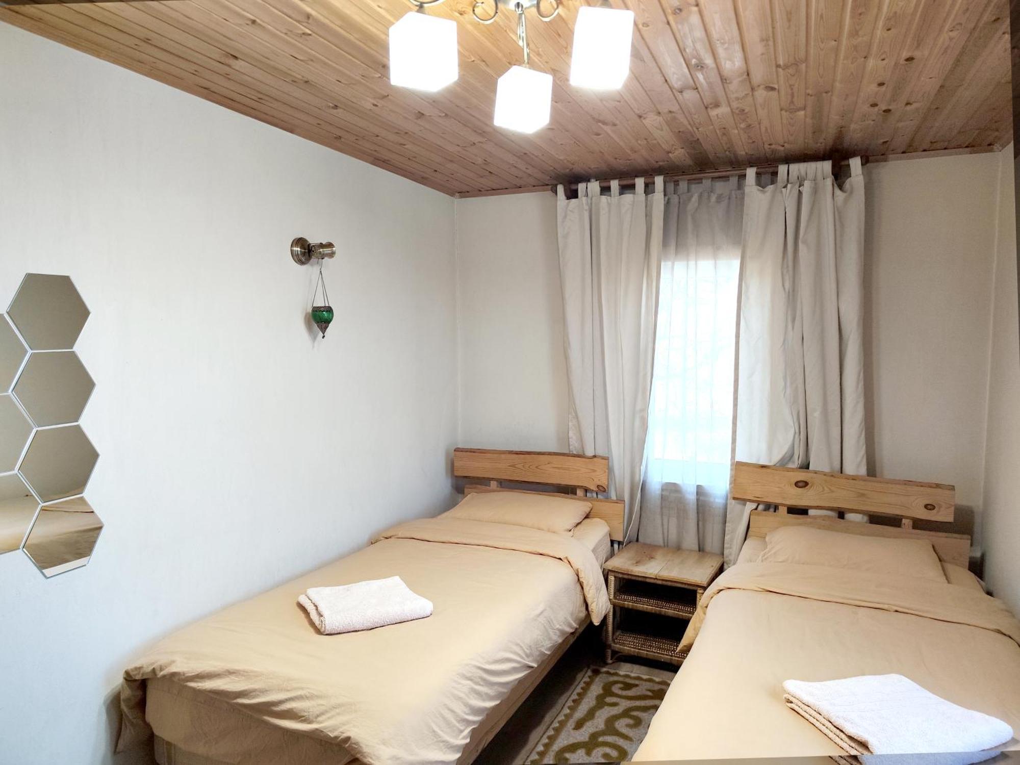 Evergreen Guesthouse Каракол Екстер'єр фото